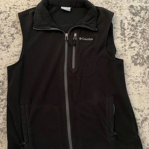 Black fleece Columbia vest